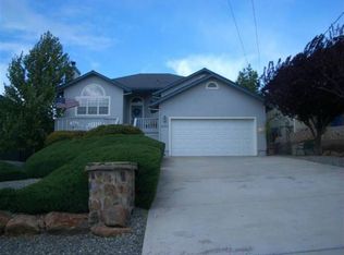 18952 Stonegate Rd, Hidden Valley Lake, CA 95467