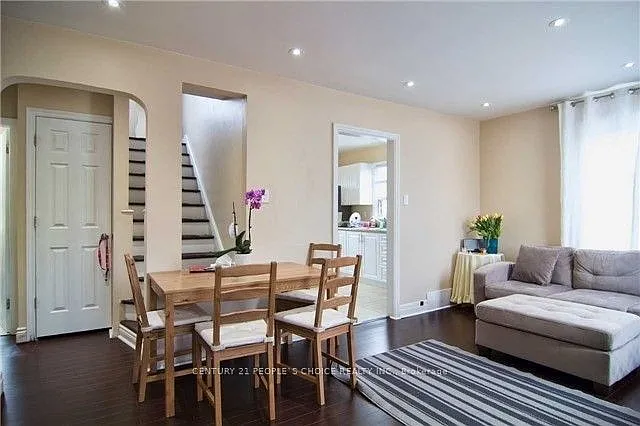 186 Maurice Dr — Photo 3