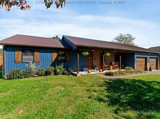 10454 Winfield Rd, Winfield, WV 25213