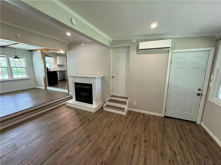 1843 N Janice Ave — Photo 7