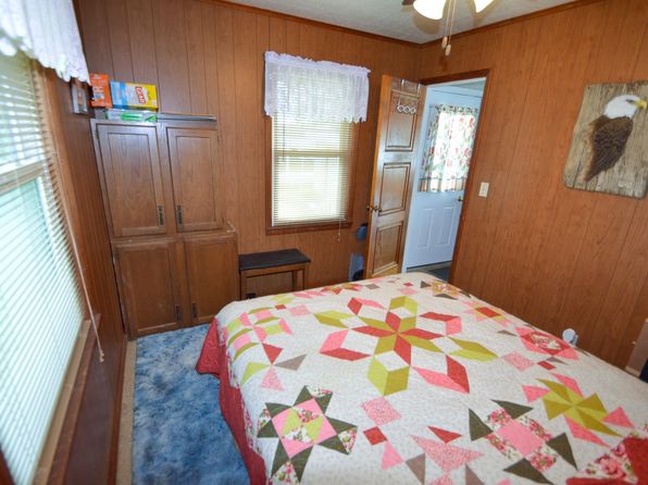 610 W Front St, Cassville, WI 53806