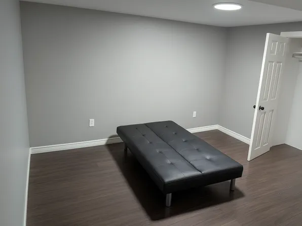 (undisclosed Address), Whitby, ON L1R 1W8