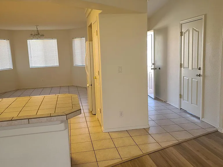2700 Inca Dr — Photo 7