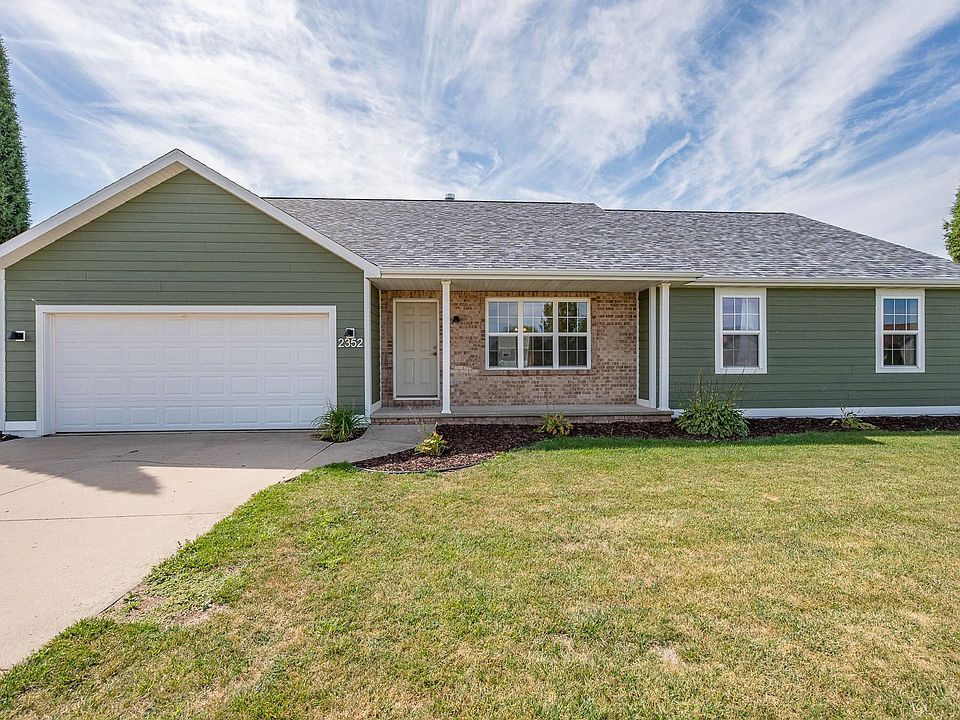 1st image of 2352 Oak Ridge Cir