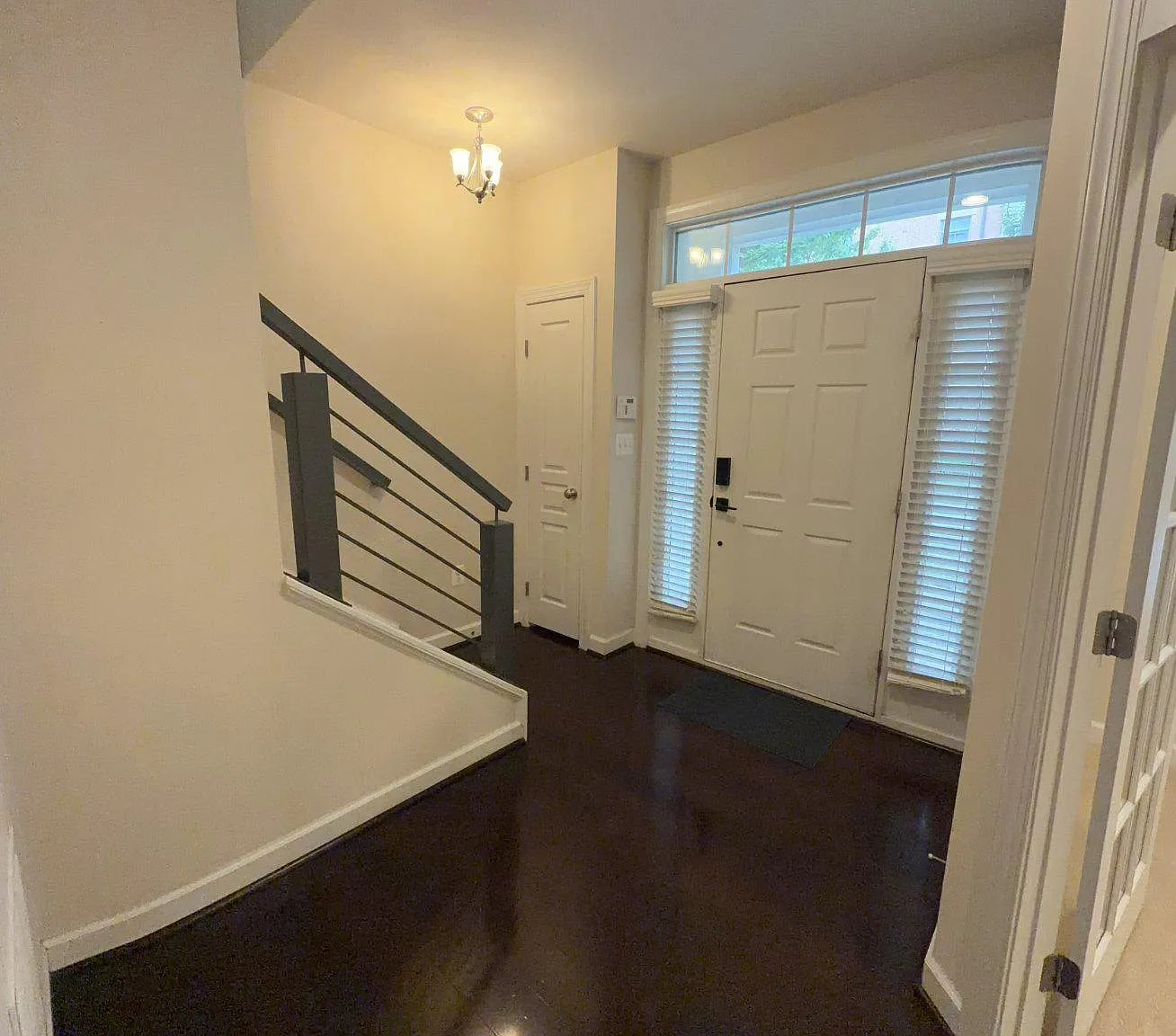 3 bed, 2.5 bath, 2926 sqft, $4,300 — Photo 3