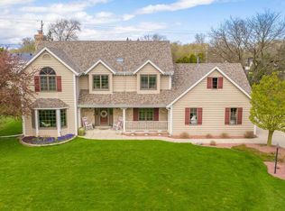 18030 Sceptor Ct, Brookfield, WI 53045