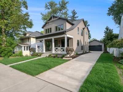 2433 Gilmour St, East Grand Rapids, MI, 49506