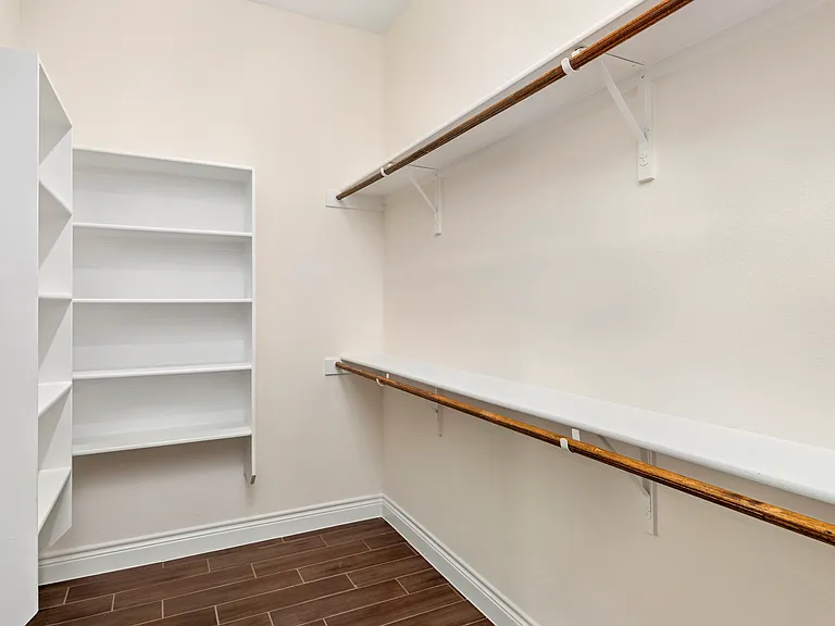 406 Park Cir — Photo 17