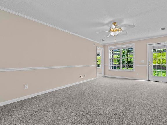 5th image of 40 Southwoode Cir