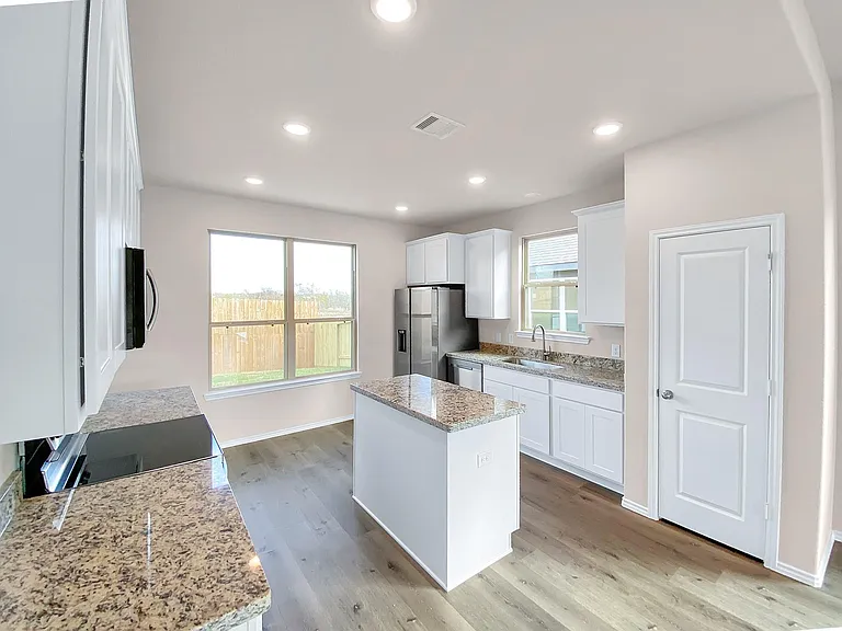 13071 Clearview Dr — Photo 7