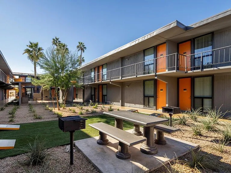 Duo Apartments — Photo 4