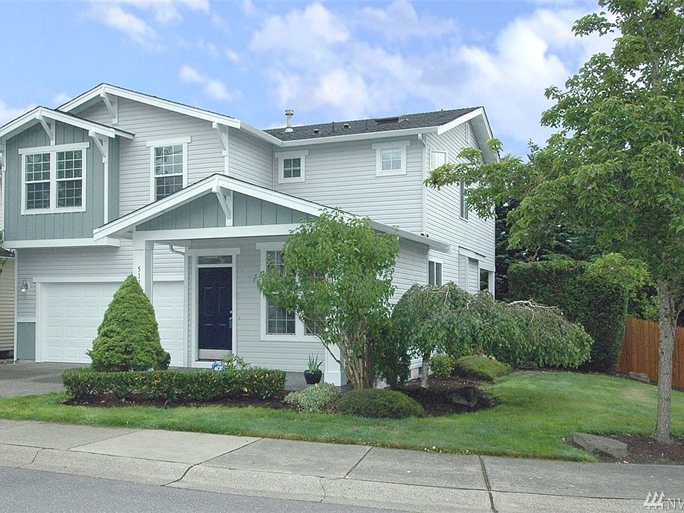 Wonderful corner lot home with large private yard!