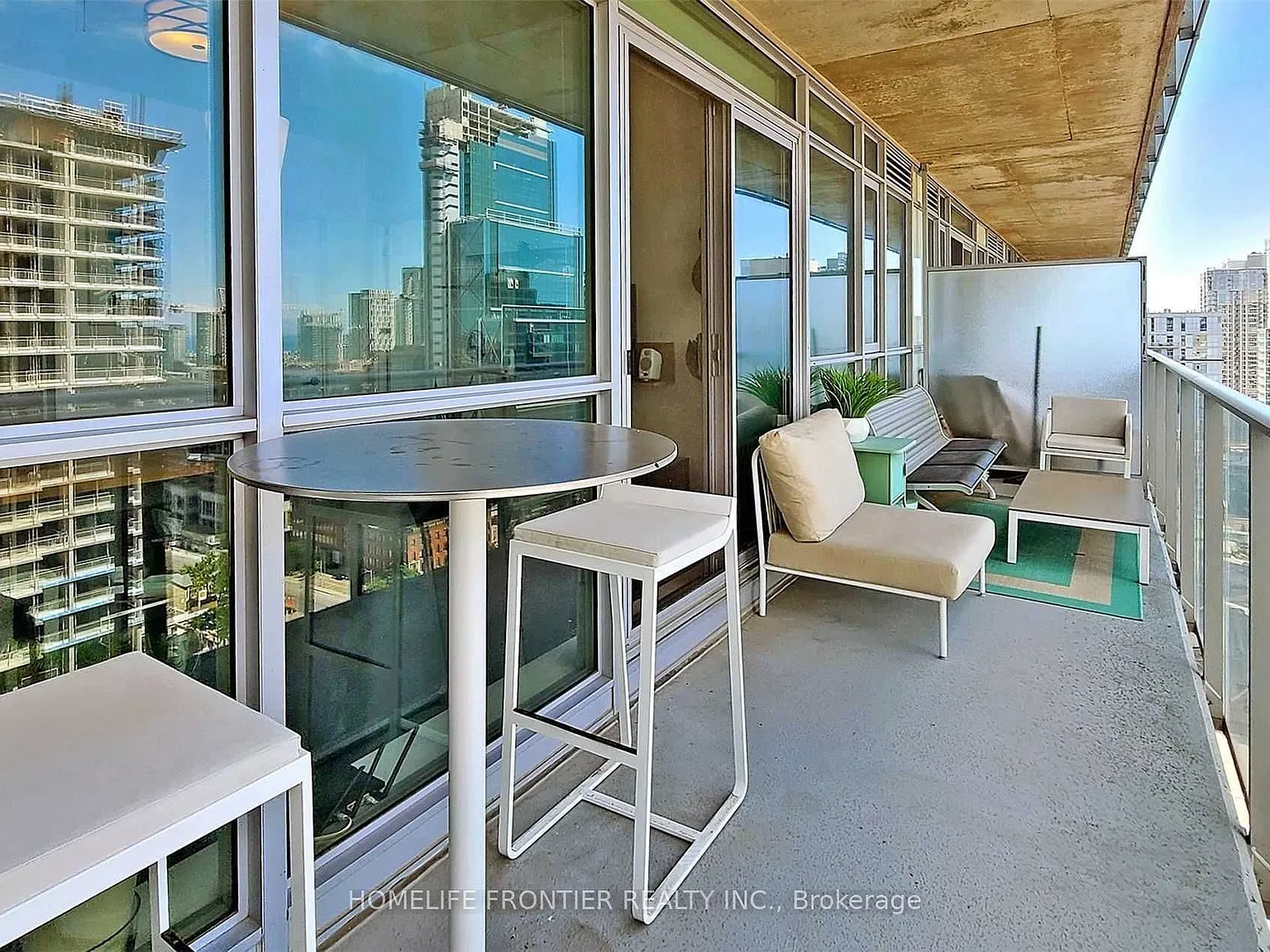 M5v Condos — Photo 3