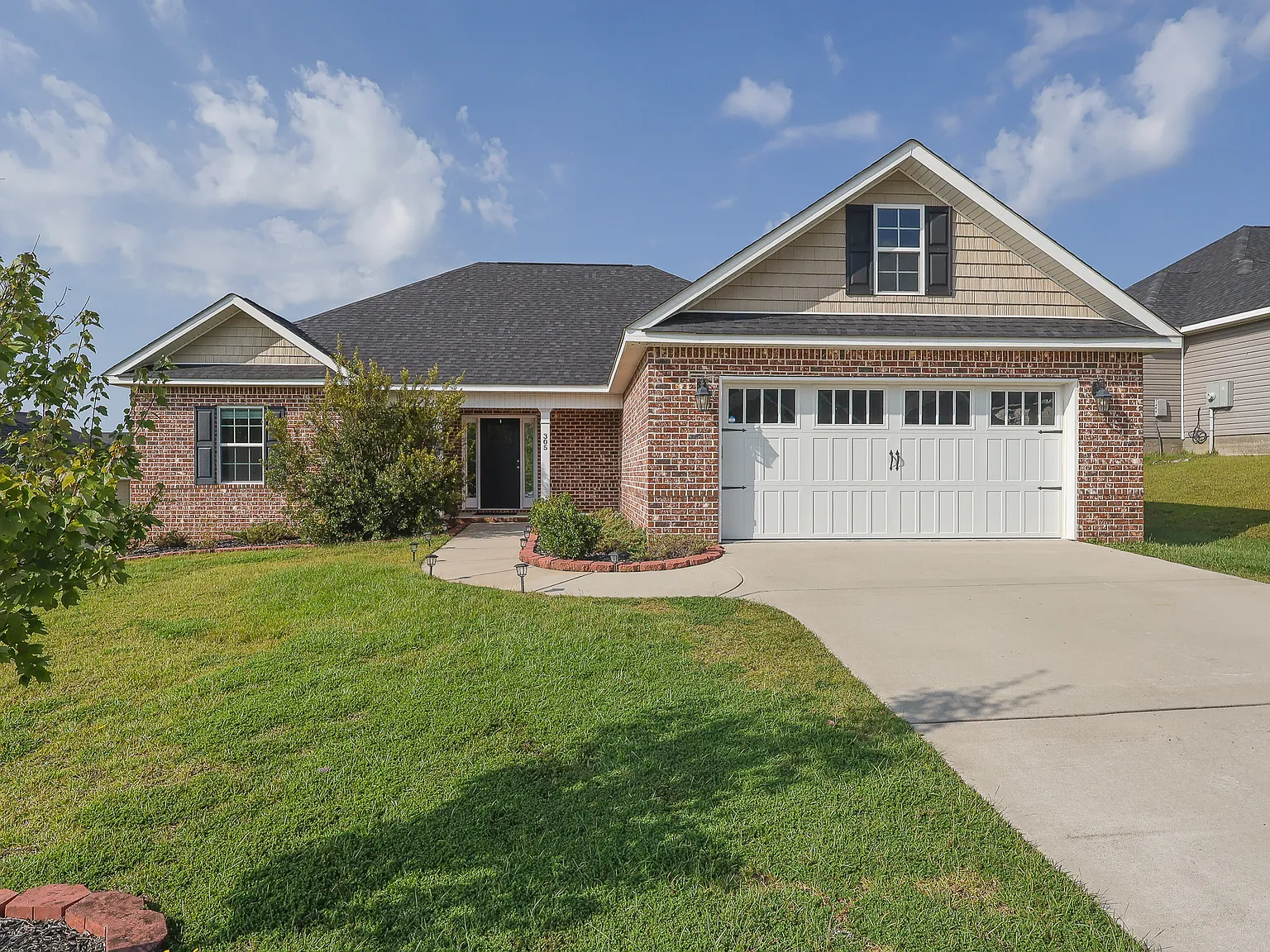 4 bed, 1944 sqft, $2,195 — Photo 1