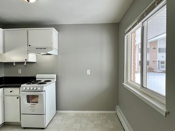 5th image of 620 Harrison Blvd APT 34