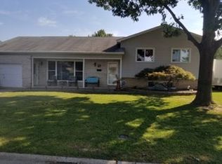 676 Mildred Ave, Wood River, IL 62095