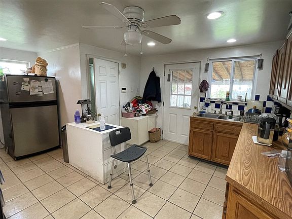 5th image of 34 Robinson St
