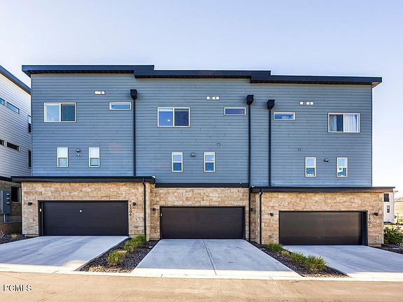 2nd image of 1398 E Gambel Oak Way