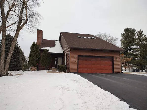 100 Thornhill Dr SW, Poplar Grove, IL 61065