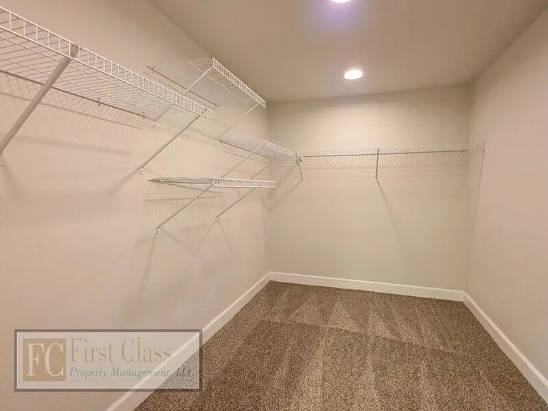 5735 N Montana Ave — Photo 23