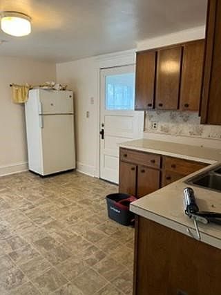 3rd image of 854 Maple Ave
