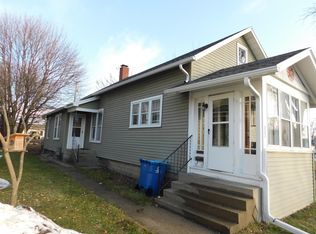 332 3rd St, Manistee, MI 49660