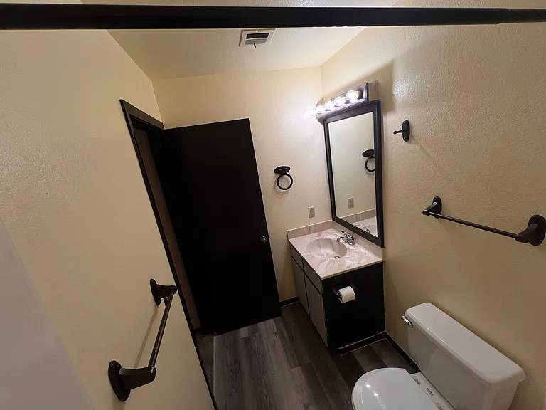 1480 Tamareno Cir #C — Photo 14
