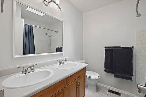 4 bed, 1704 sqft, $3,400 — Photo 2