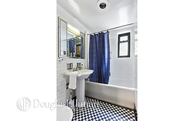 Rented by Douglas Elliman | media 38
