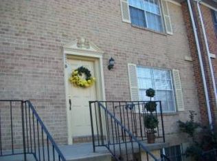 971 S Rolfe St, Arlington, VA 22204