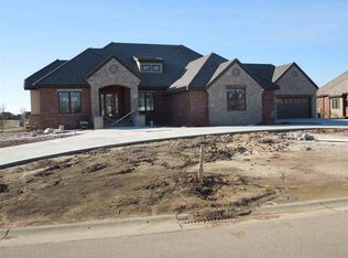 10511 E Summerfield Cir, Wichita, KS 67206