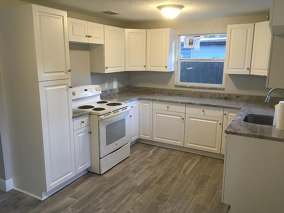 5th image of 16206 Highland Ave