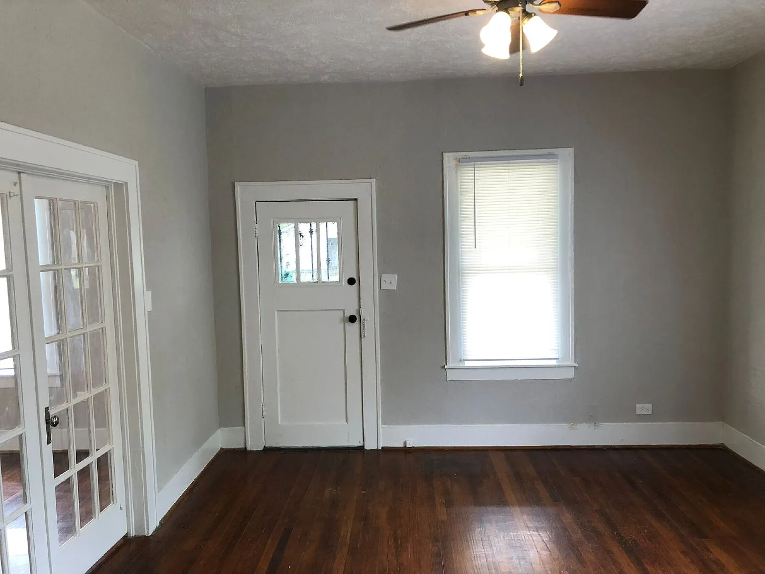 2 bed, 1.0 bath, 896 sqft, $1,495 — Photo 3
