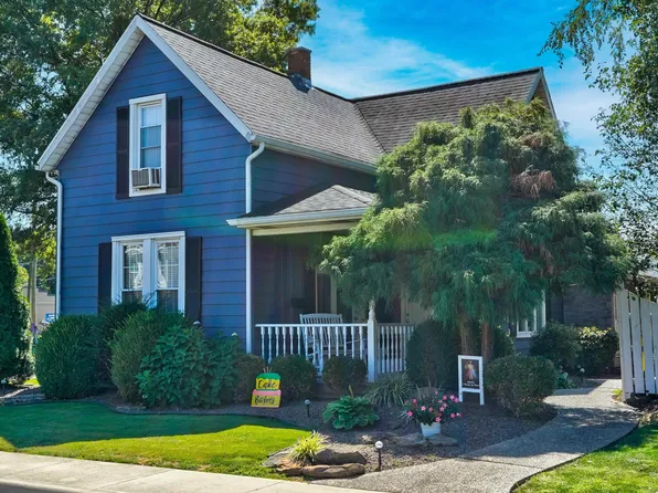 319 E 5th St, Jasper, IN 47546