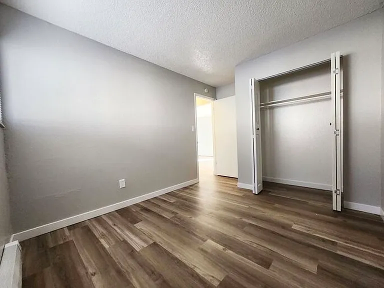 4330 Loomis Ave #2 — Photo 5