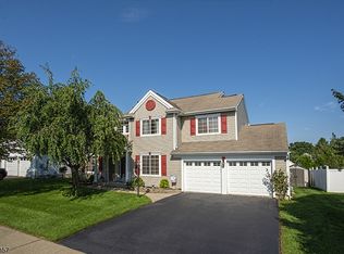 4 Wood Duck Cv, Oak Ridge, NJ 07438