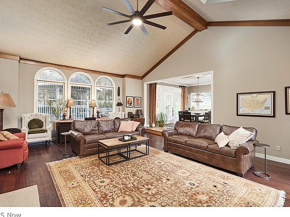 5th image of 4188 Swan Lake Dr