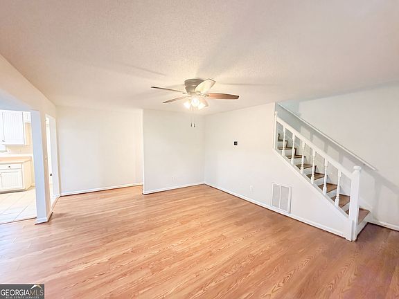 3rd image of 1784 Deer Ct NW