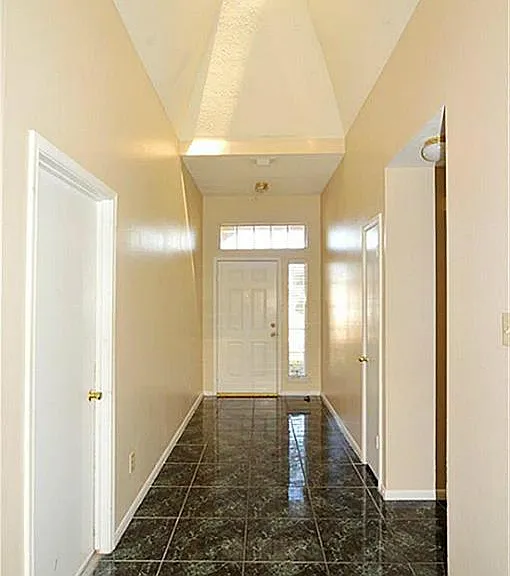 11514 Sagecreek Dr — Photo 2