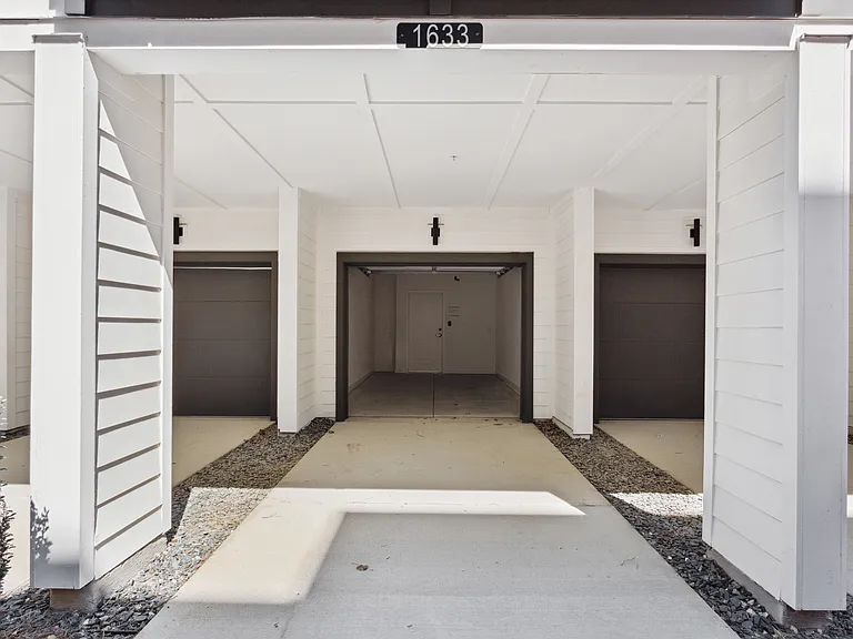 383 Grant Cir SE — Photo 3