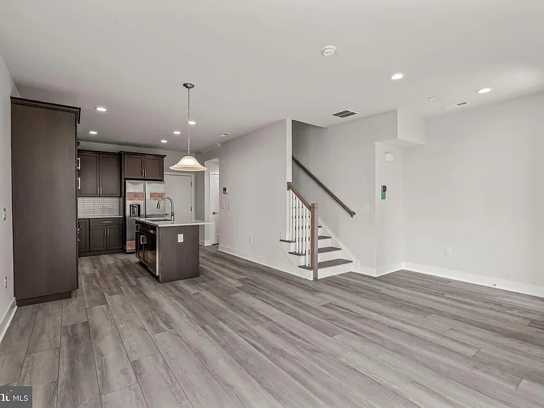 701 Brewster Aly #65 — Photo 2