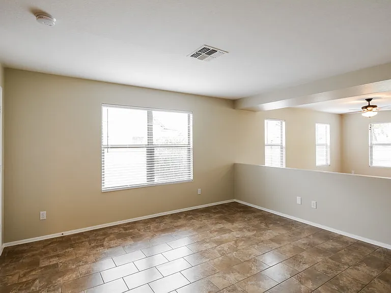 15331 W Cameron Cir — Photo 4