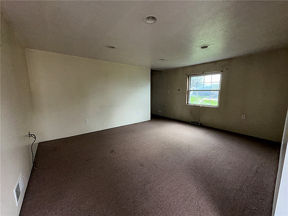 2nd image of 39 2nd St