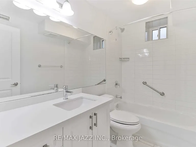 1303 Bayview Ave #103 — Photo 22