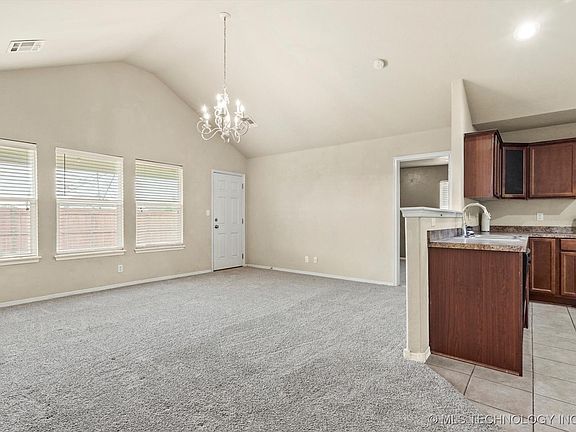 4th image of 14606 E 109th Pl N