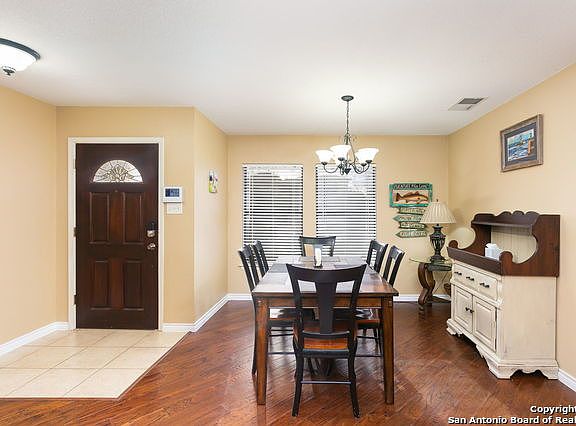 5th image of 15418 Walnut Creek Dr