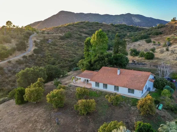 2073 Willow Glen Rd, Fallbrook, CA 92028