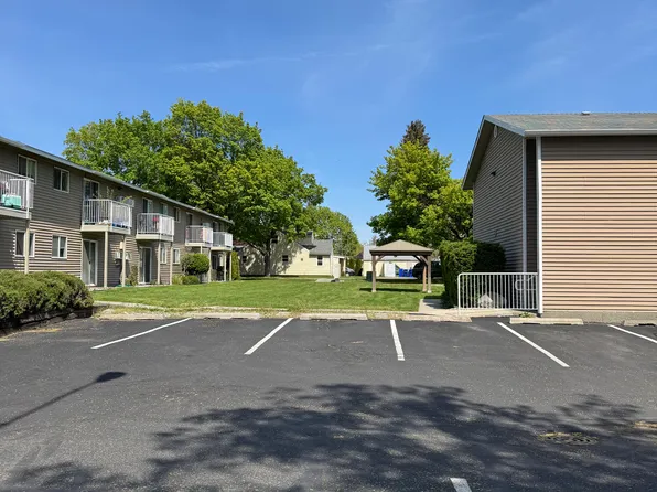 Four Oaks and The Villa, 120 N Skipworth Rd, Spokane, WA 99206