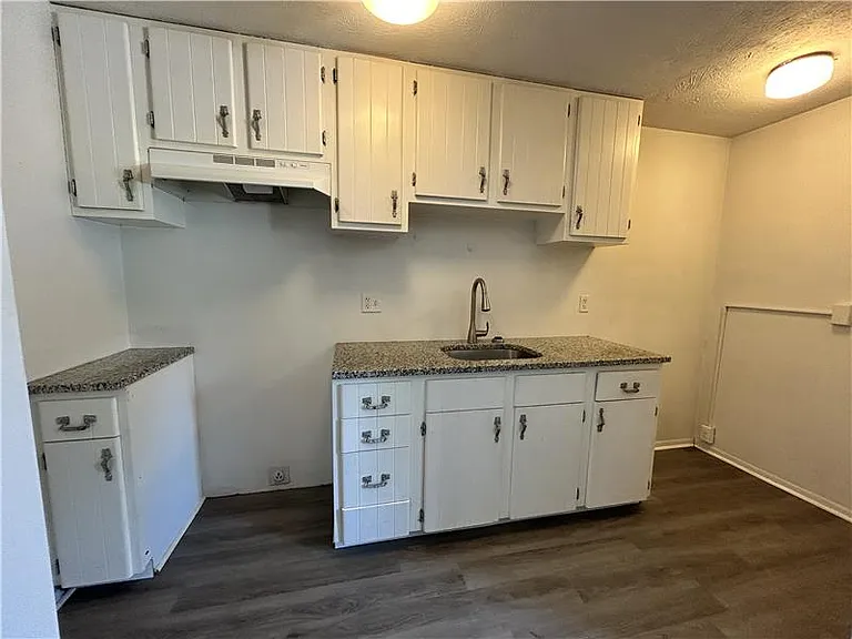 28 Pioneer Dr #2 — Photo 3