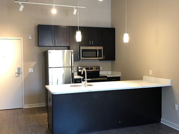 2nd image of 124-128 W Union Blvd #104